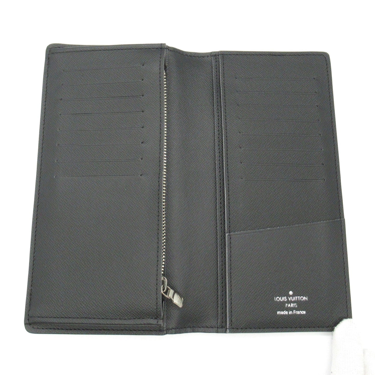 Louis Vuitton Taiga Leather Wallet M81554
