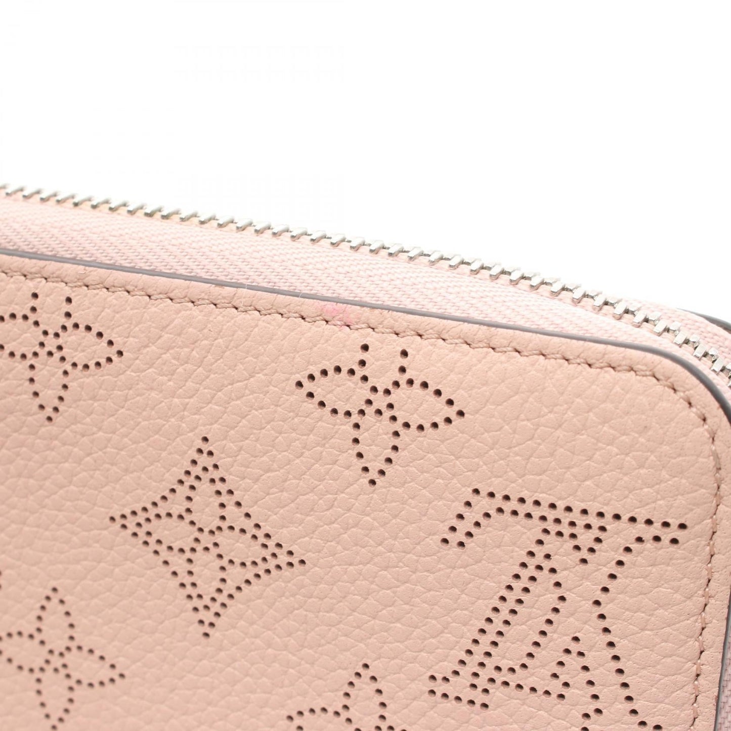 Louis Vuitton Mahina Magnolia Zippy Wallet M61868