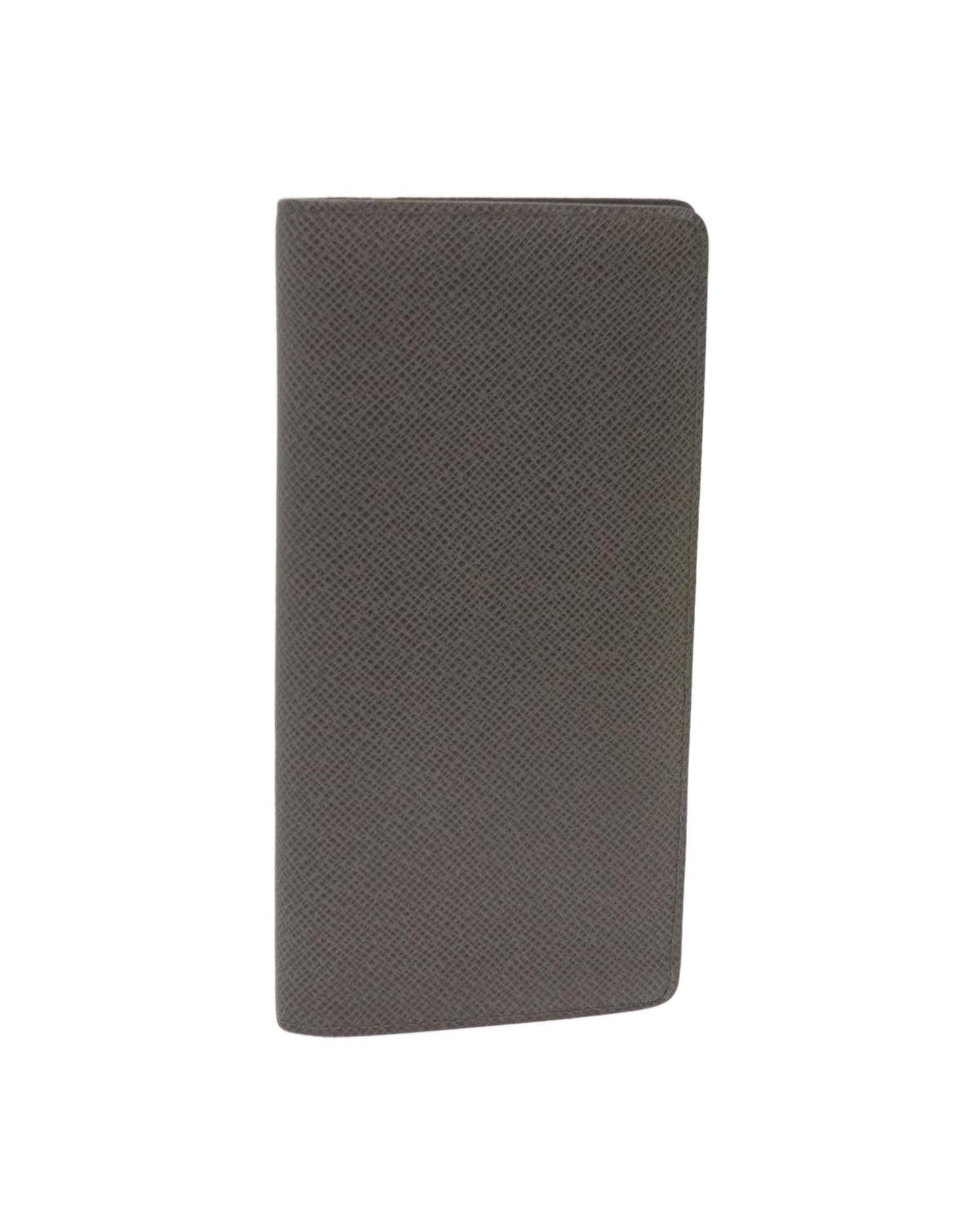 Sophisticated Taiga Leather Long Wallet with Ample SpaceEssentials
