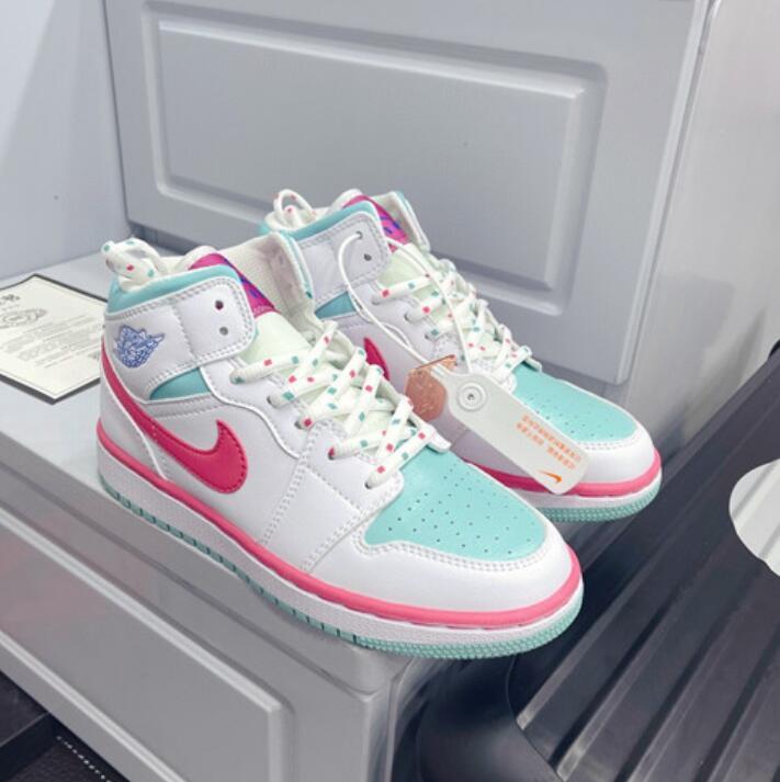 SAMC - NKE Shoes - 1593