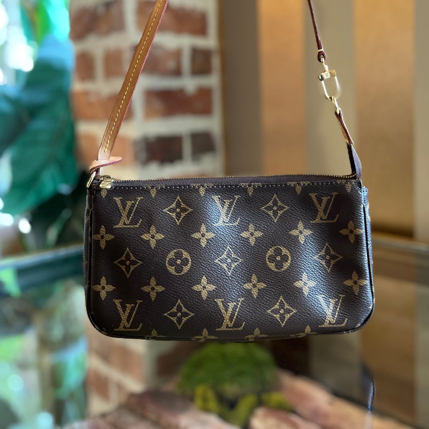 LOUIS VUITTON Pochette Accessories Monogram Canvas Shoulder Bag