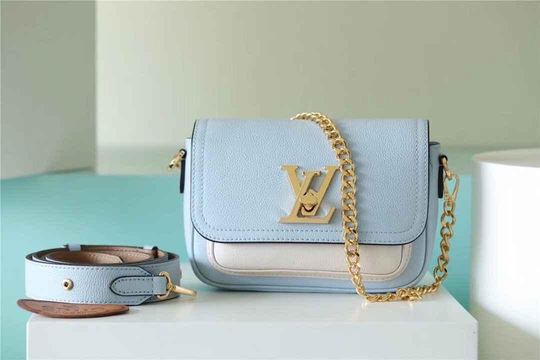 LV Lockme Tender Light Blue For Women, WomenÃ¢â‚¬â„¢s Handbags, Shoulder And Crossbody Bags 7.5in/19cm LV