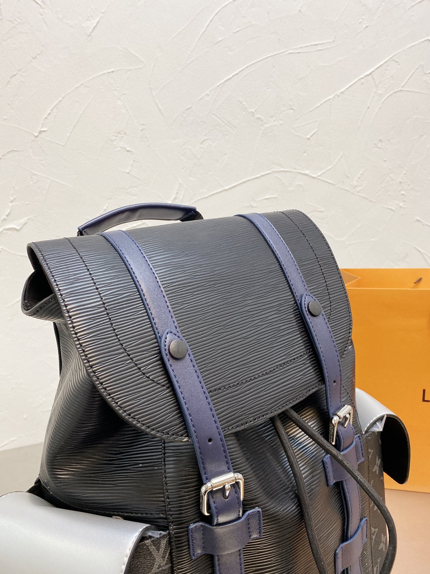 EN - New Arrival Bags LUV 077