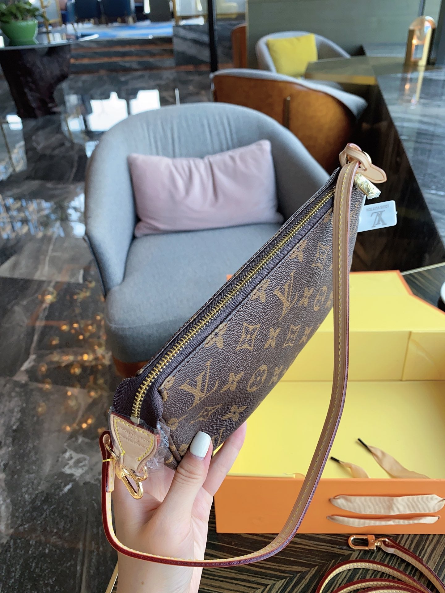 EN - New Arrival Bags LUV 072