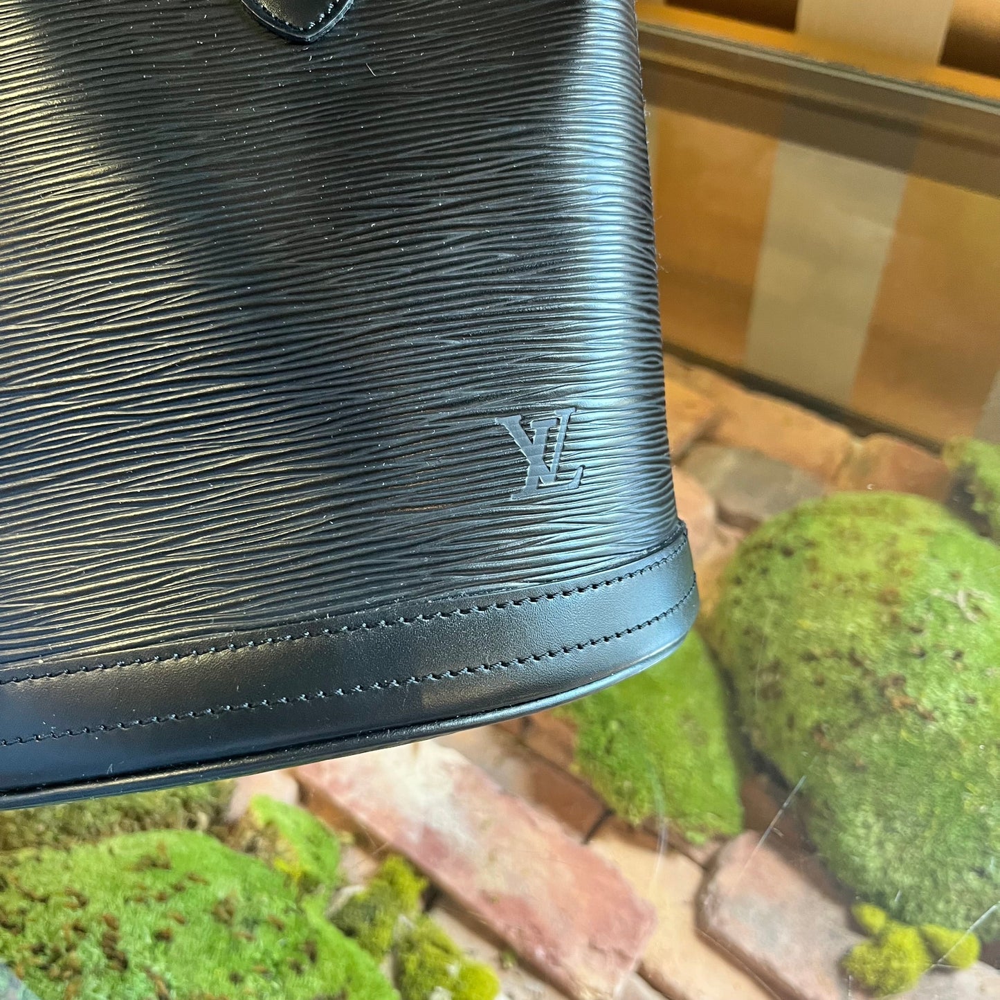 LOUIS VUITTON Petit Bucket Bag Epi Leather