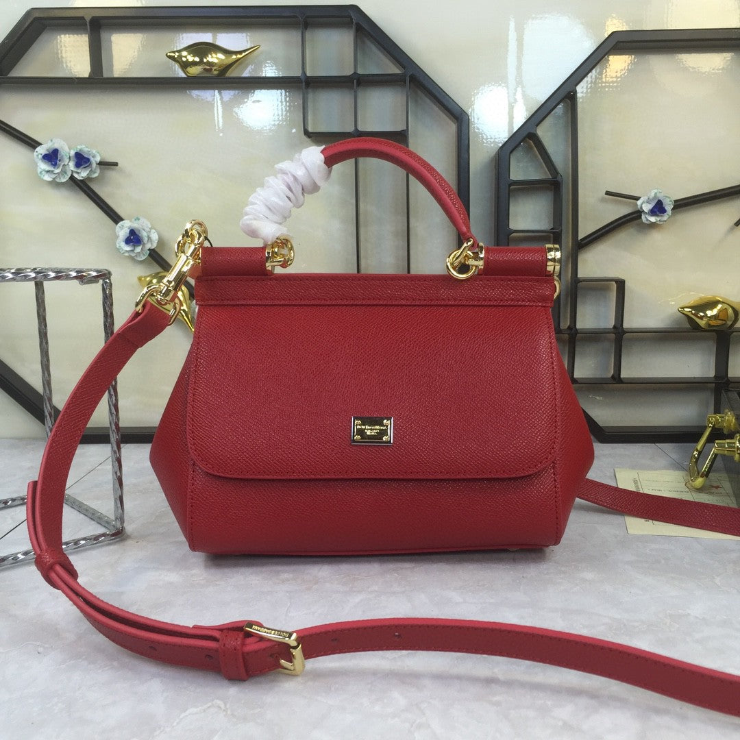 GLAMI MeGLAMIum Sicily Handbag In Dauphine Red For Women 10.2in/26cm GLAMI GLAMI4347A100180303