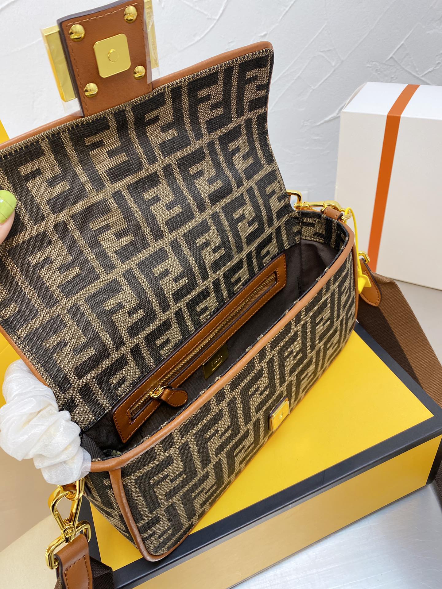 EN - NEW Arrival Bags FEI 136