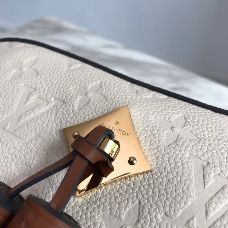 LOV2 Bags - Luxurious Bags  1058