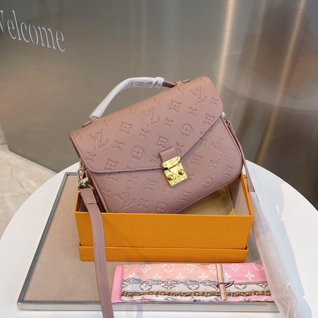 EN - New Arrival Bags LUV 493
