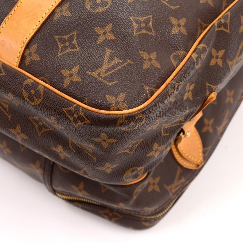 Louis Vuitto Sac Chasse Travel Bag