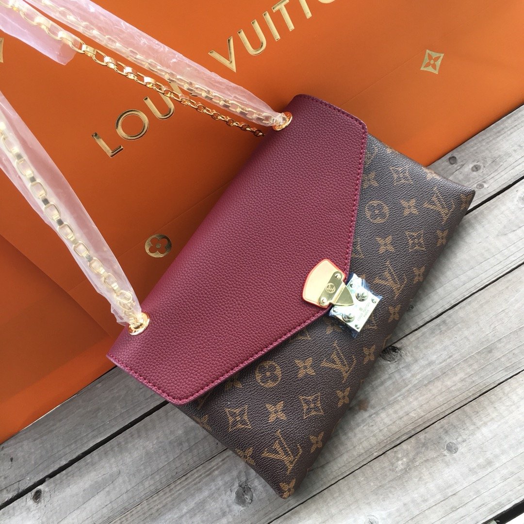 EN - New Arrival Bags LUV 208