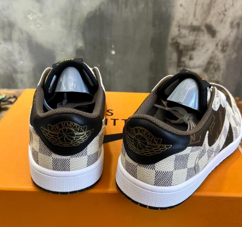SAMC - NKE Shoes - 530