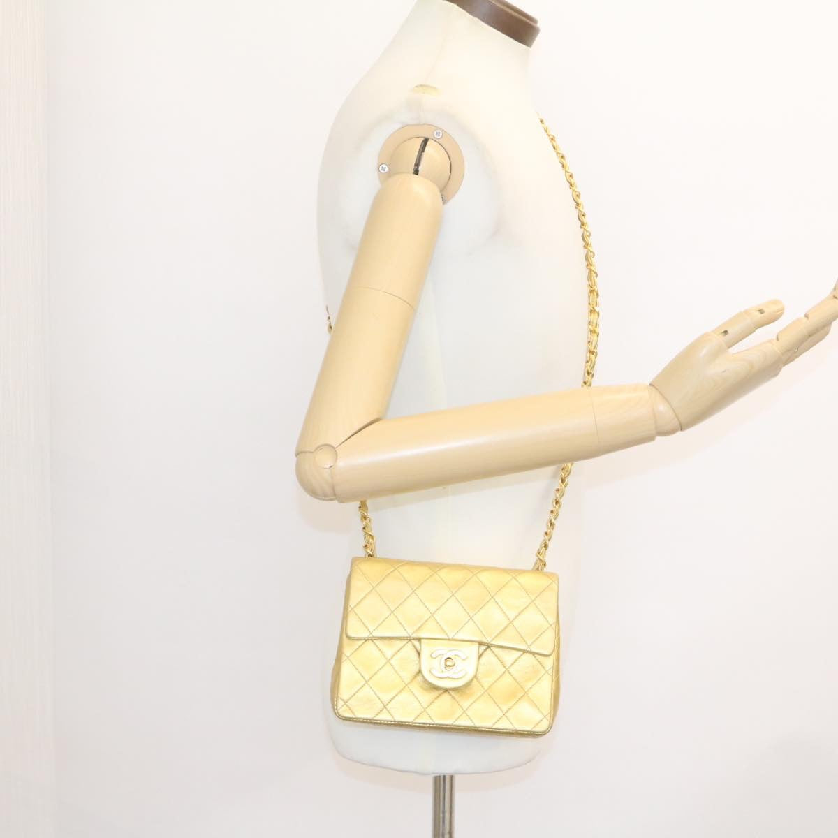 CHANEL Matelasse Chain Flap Shoulder Bag Leather Gold CC 25305A
