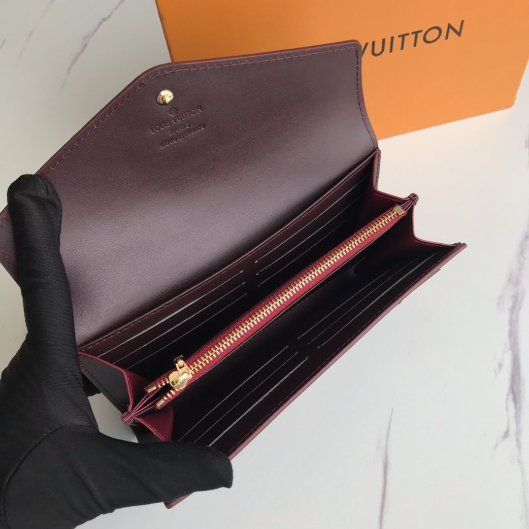 EN - New Arrival Wallet LUV 007