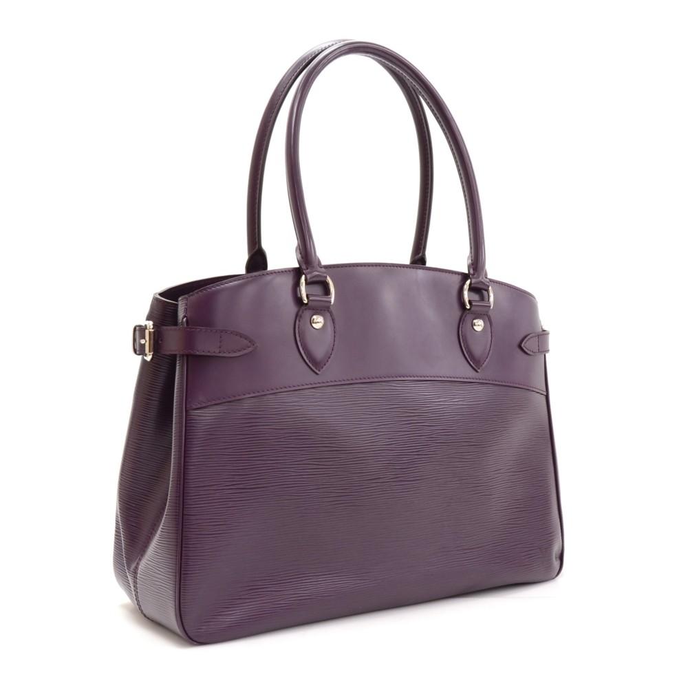 Louis Vuitto Passy GM Handbag