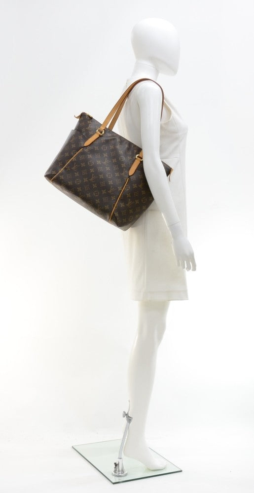 Louis Vuitto Totally MM Handbag