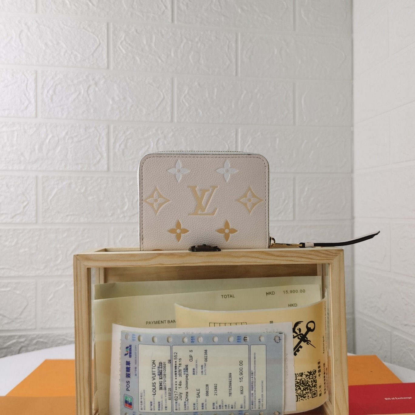 EN - New Arrival Wallet LUV 110
