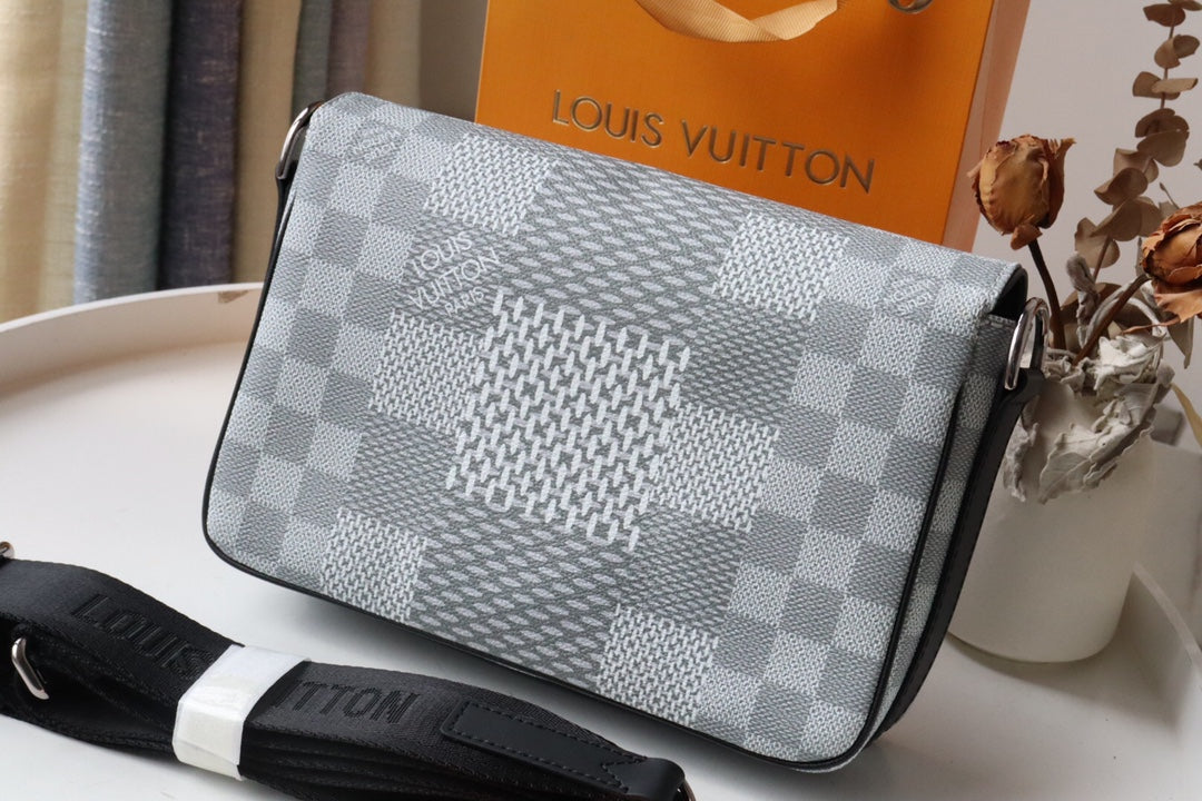 LV StuGLAMIo Messenger Damier Graphite Plaster For Men, Bags, Shoulder And Crossbody Bags 9.3in/25.3cm LV N50014