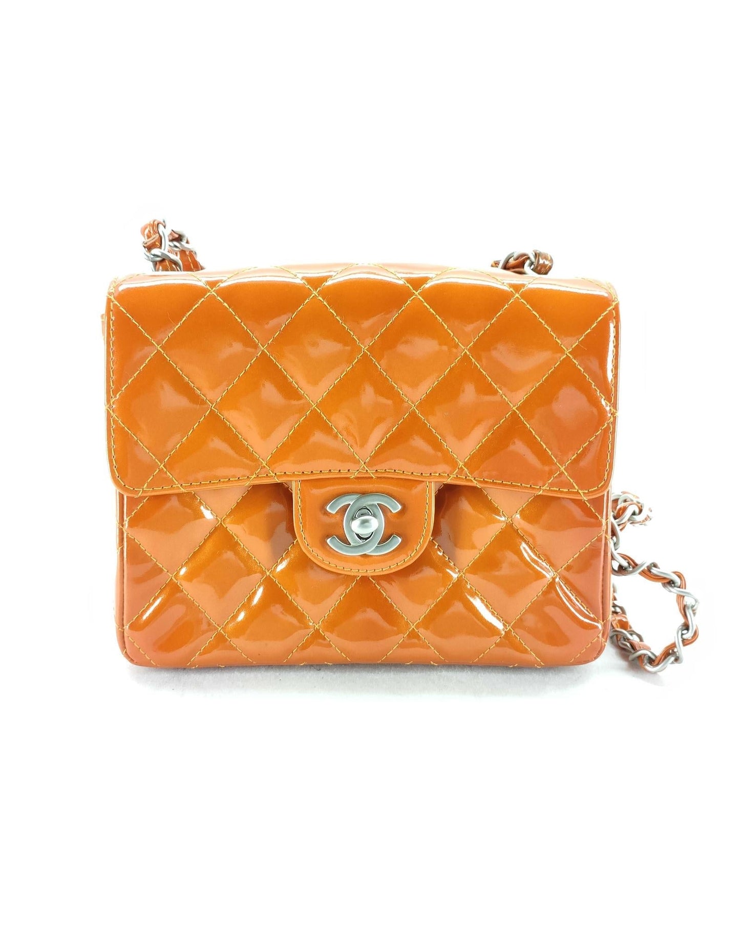 Chanel Mini Flap Leather Bag in Good Condition
