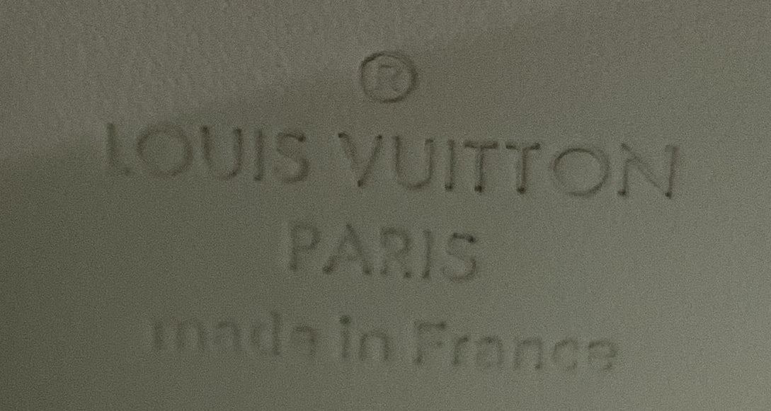 Louis Vuitton S Lock Vertical Wearable Wallet Monogram Taurillon Leather
