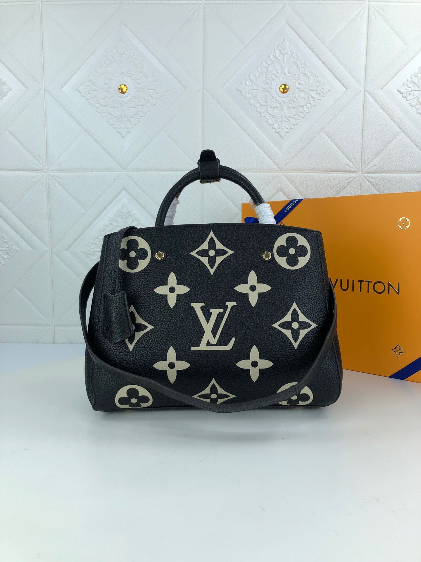EN - New Arrival Bags LUV 035
