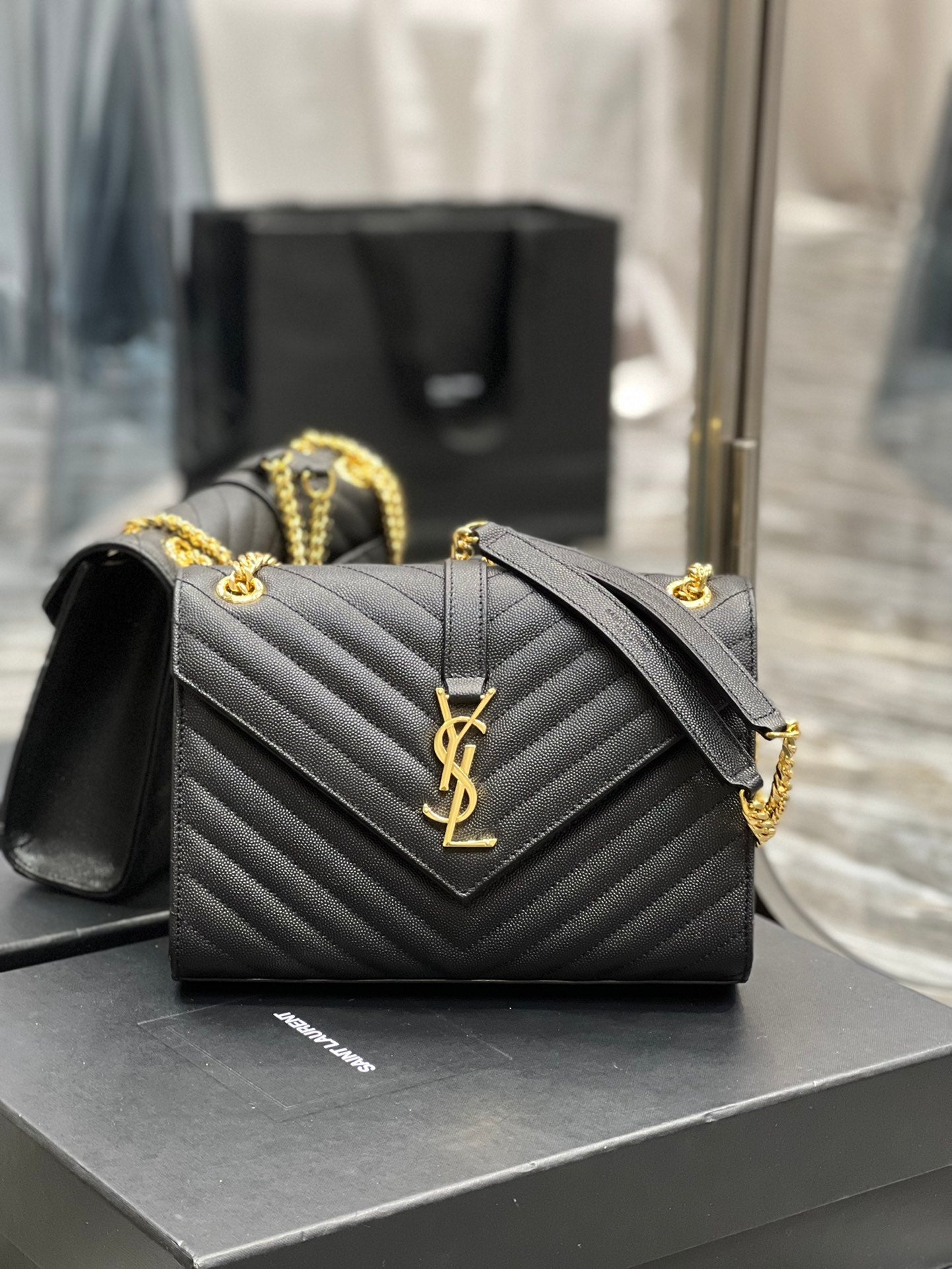 GLAMI College MeGLAMIum Chain Bag Black Gold Toned Hardware For Women 9.4in/24cm YSL 600279BRM071000