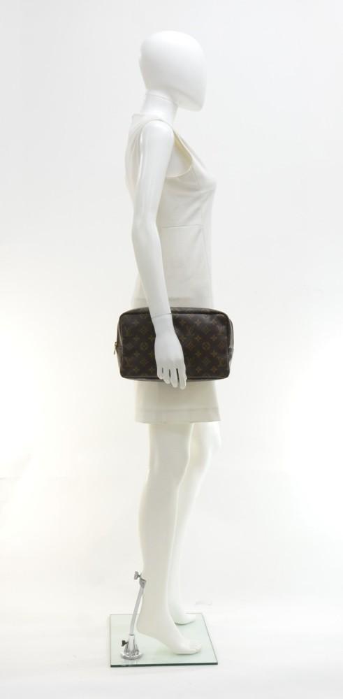 Louis Vuitto Trousse Toilette 28 Monogram Canvas Cosmetic Pouch