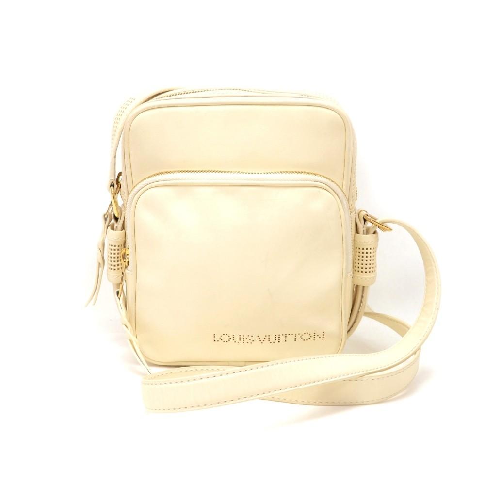 Louis Vuitto Off White Leather Messenger Bag