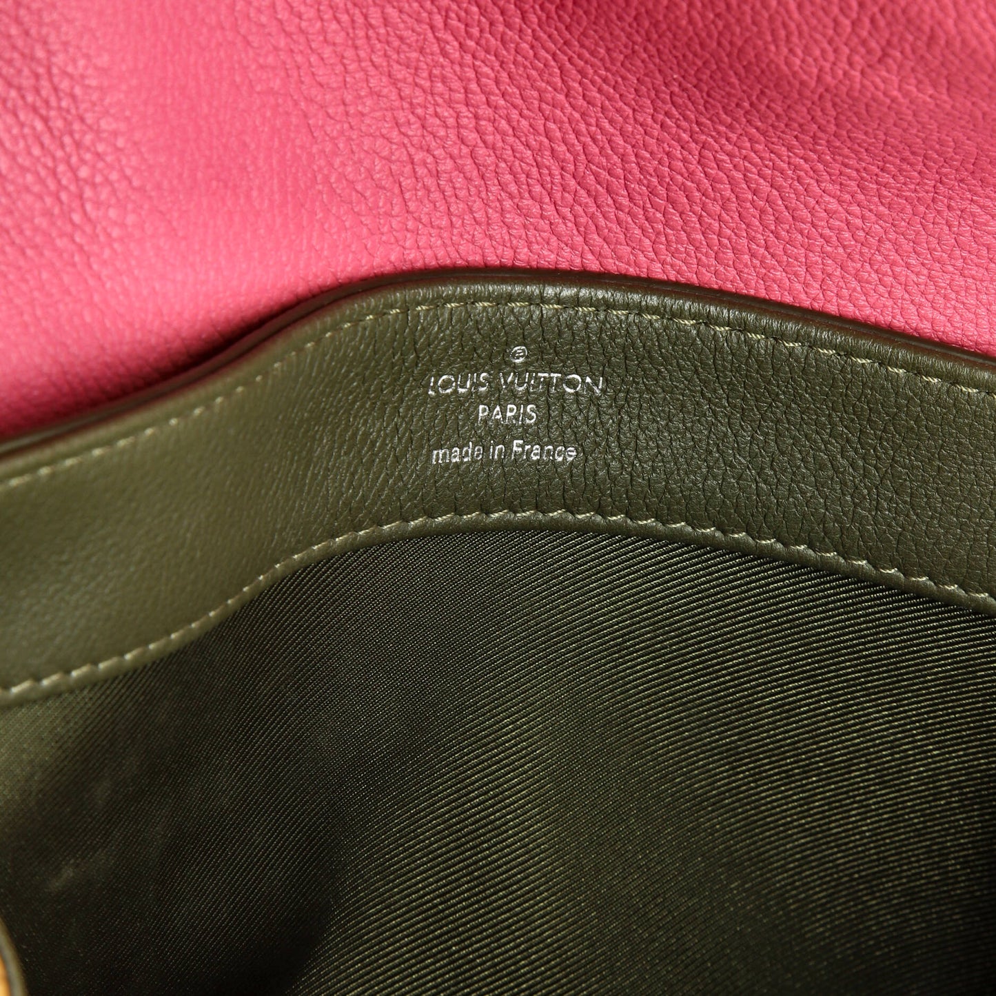 Louis Vuitton Lockme II Handbag Leather BB