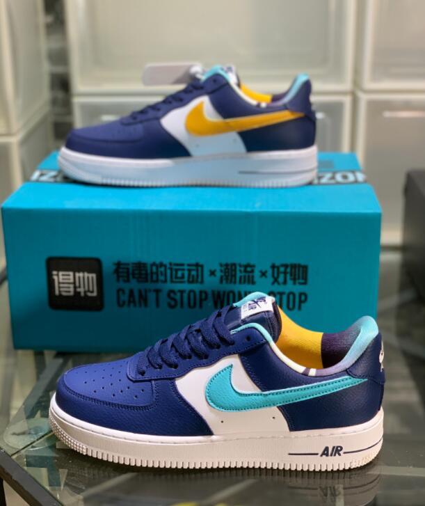 SAMC - NKE Shoes - 670