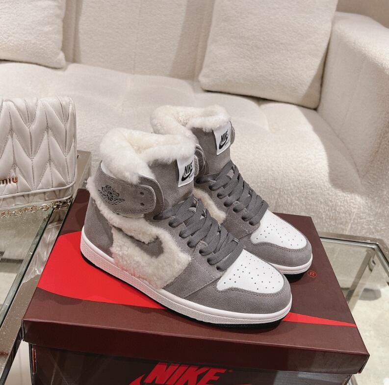 SAMC - NKE Shoes - 324