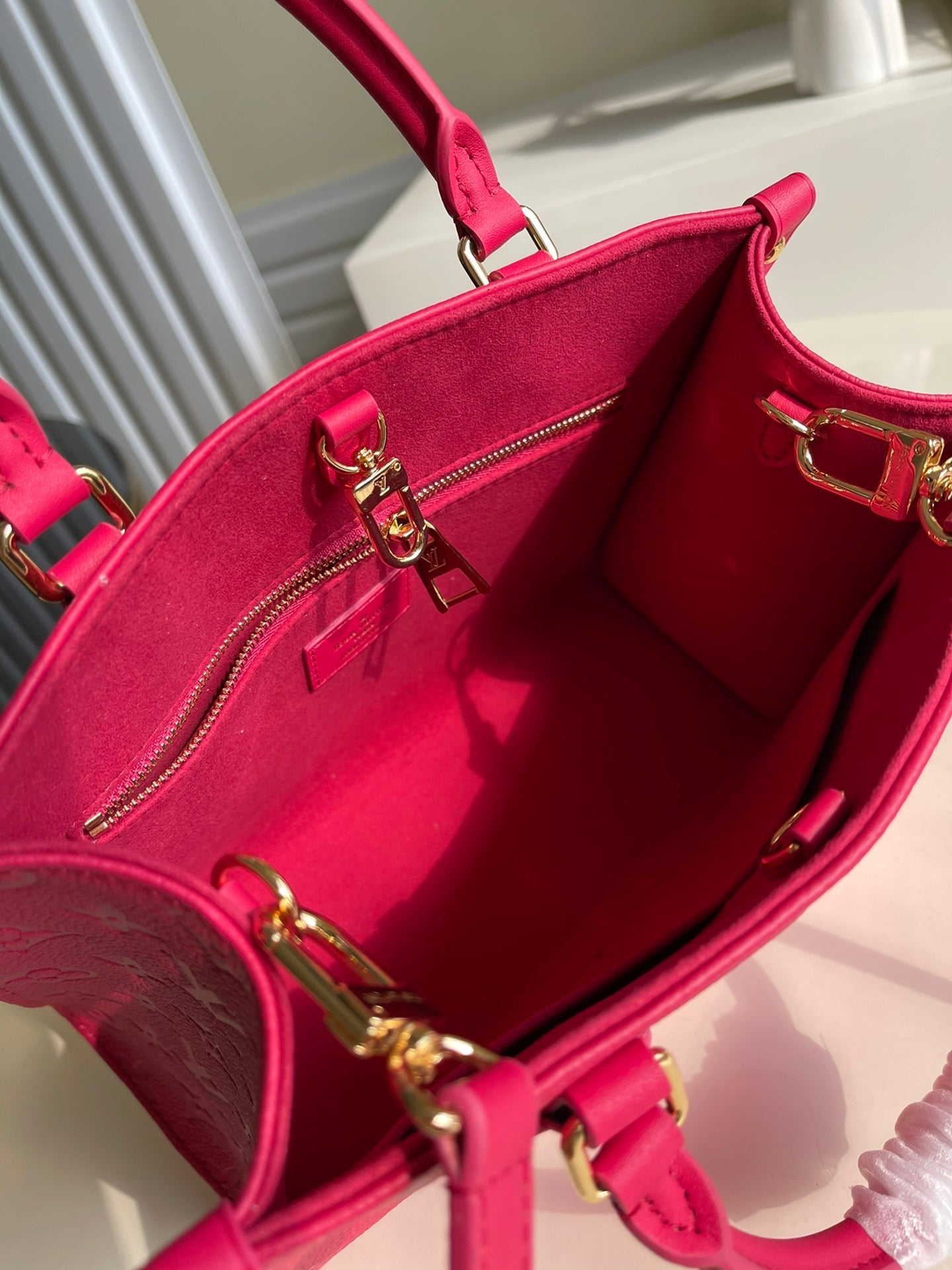 LV OnTheGo PM Tote Bag Monogram Empreinte Rosy For Women, WomenÃ¢â‚¬â„¢s Handbags, Shoulder And Crossbody Bags 9.8in/25cm LV M45660
