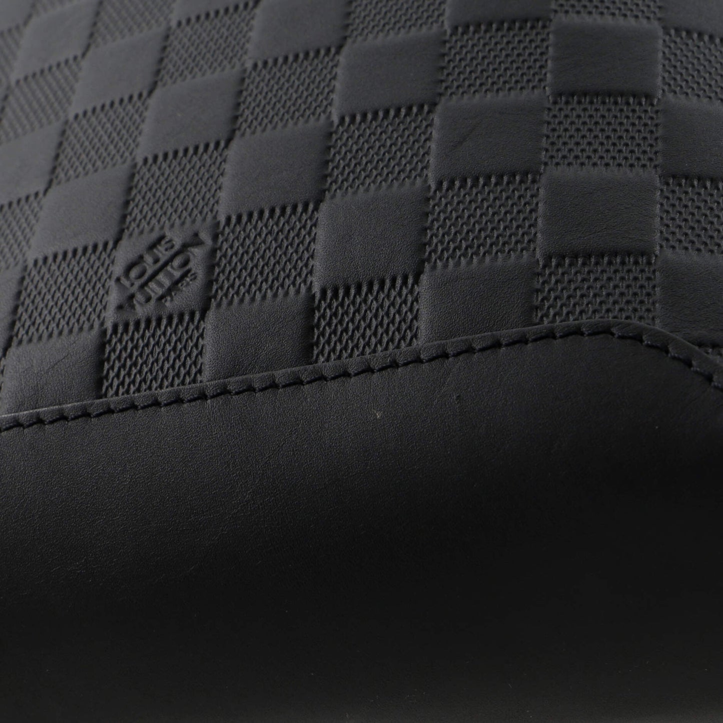 Louis Vuitton Discovery Messenger Bag Damier Infini Leather BB