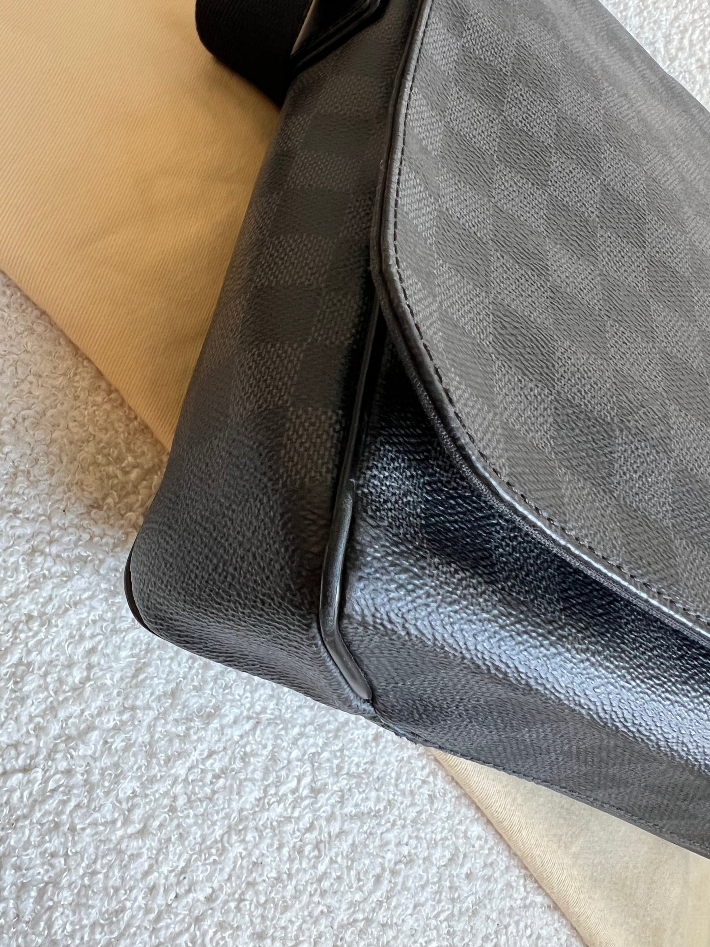 Louis Vuitton PM District Messenger Bag Damier Graphite