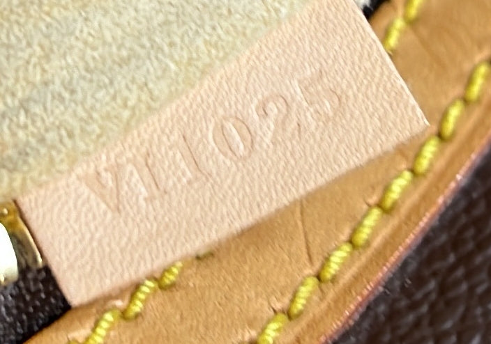 Louis Vuitton Hudson Handbag Monogram Canvas GM