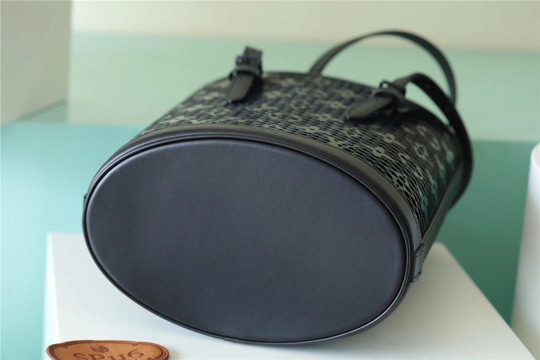 LV Bucket PM Monogram LaGLAMI By Nicolas Ghesquiere Black For Women,  Shoulder And Crossbody Bags 26cm/10.2in LV M20352