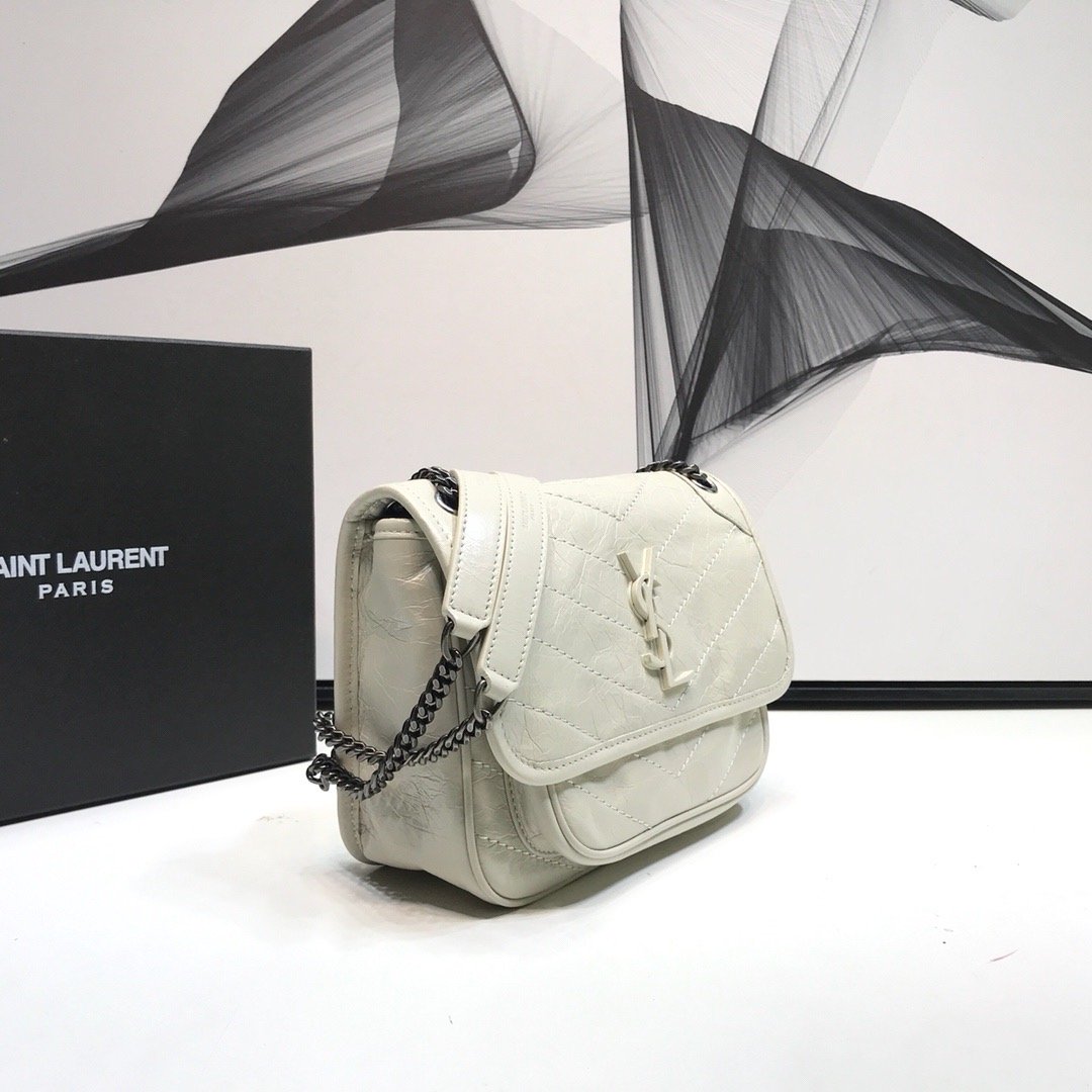 GLAMI Niki Baby Chain Bag In Crinkled Vintage White For Women 8.2in/21cm YSL 6331600EN049207