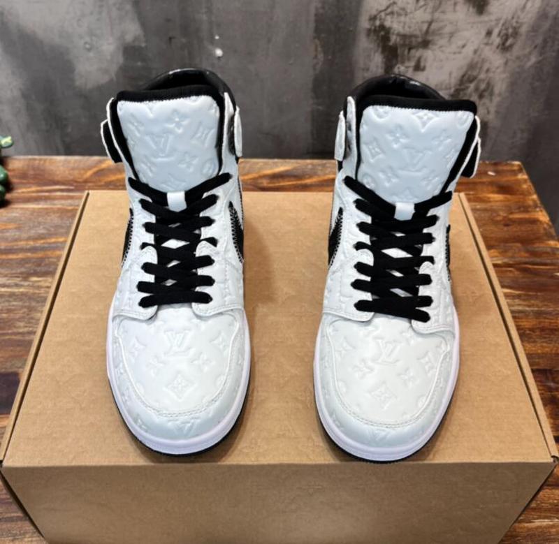 SAMC - NKE Shoes - 370