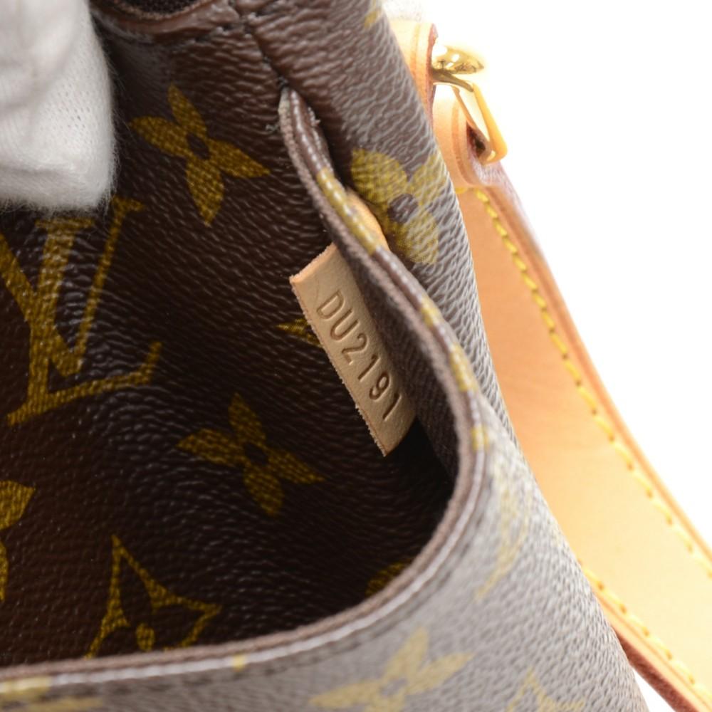 Louis Vuitto Menilmontant MM Monogram Canvas Shoulder Bag