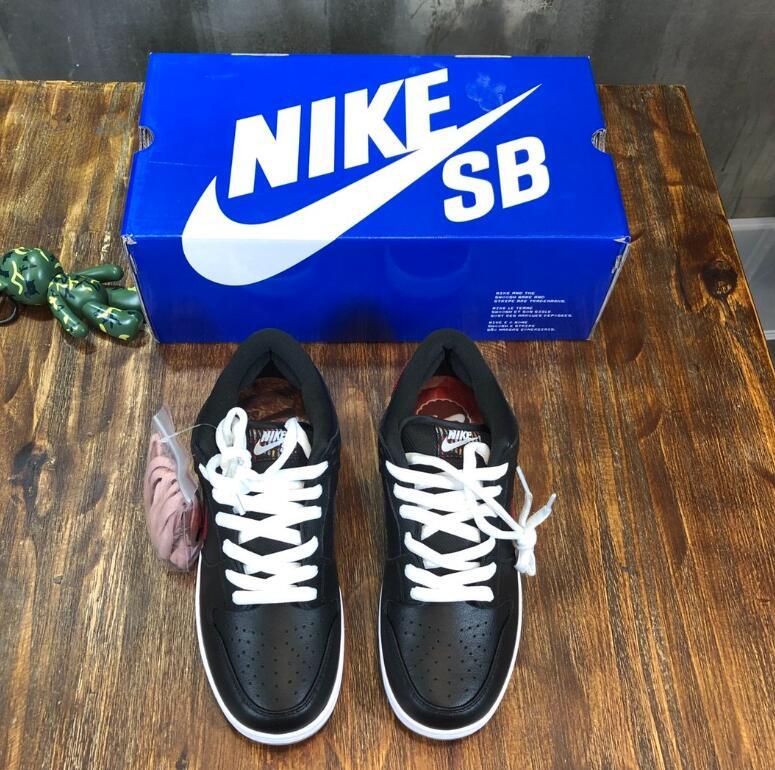 SAMC - NKE Shoes - 1742