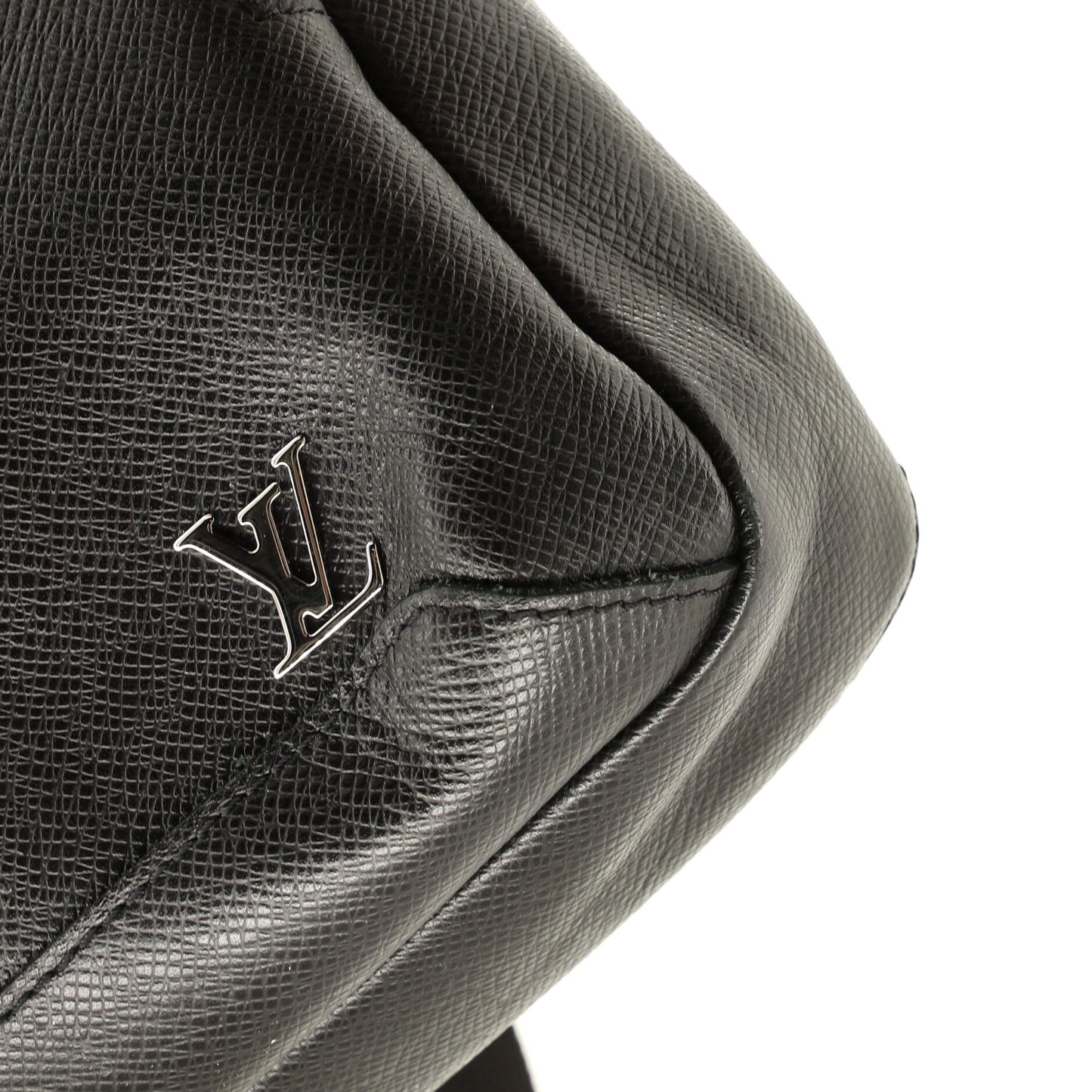 Louis Vuitton Avenue Sling Bag Taiga Leather