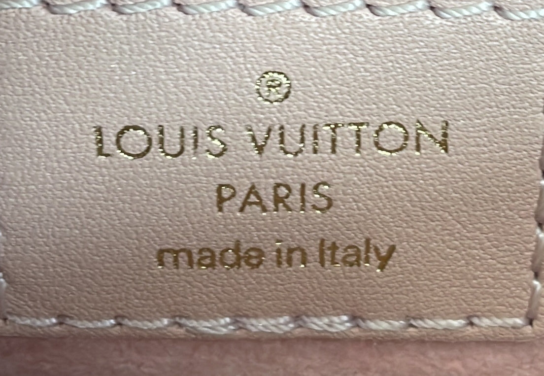 Louis Vuitton New Wave Chain Bag NM Quilted Leather PM