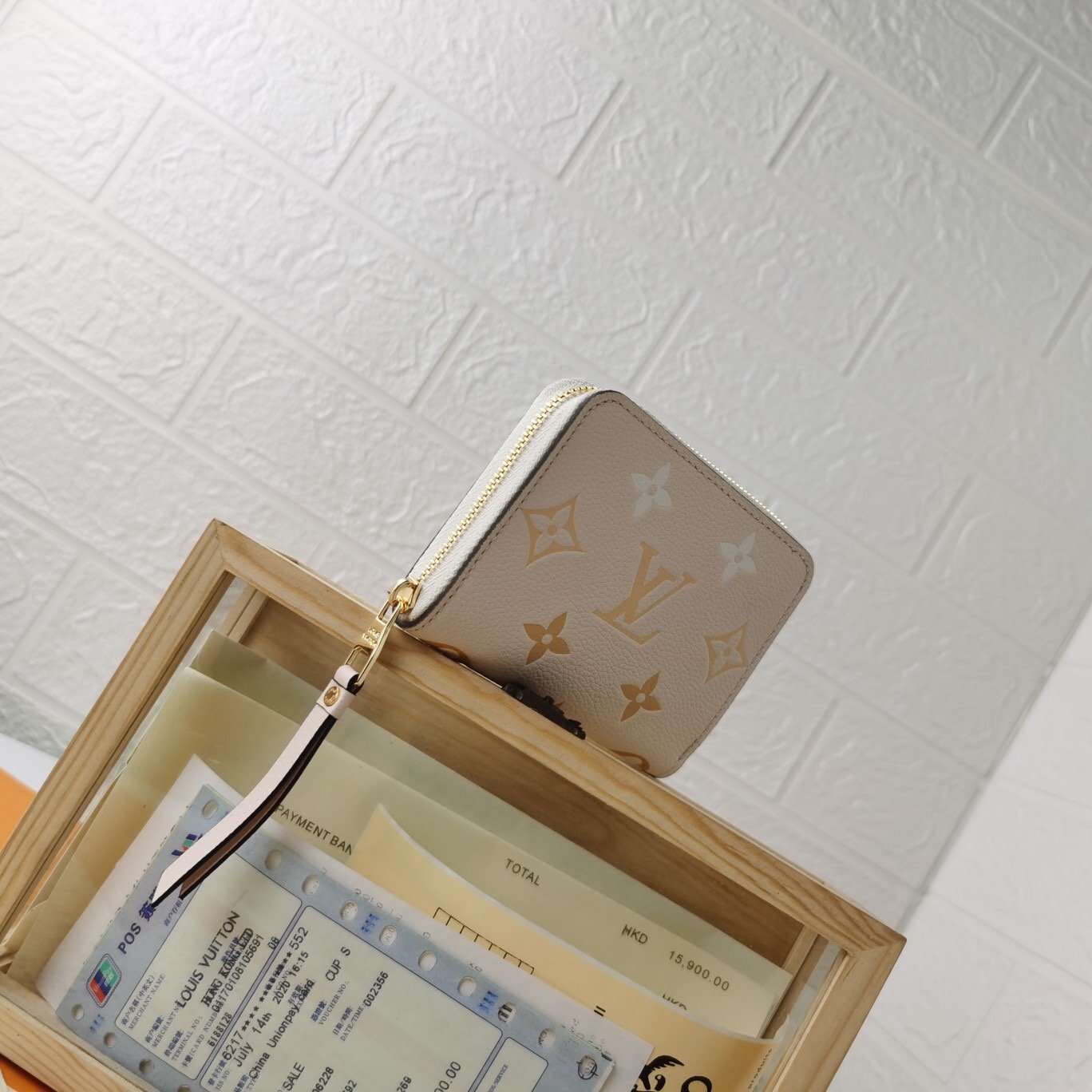 EN - New Arrival Wallet LUV 110