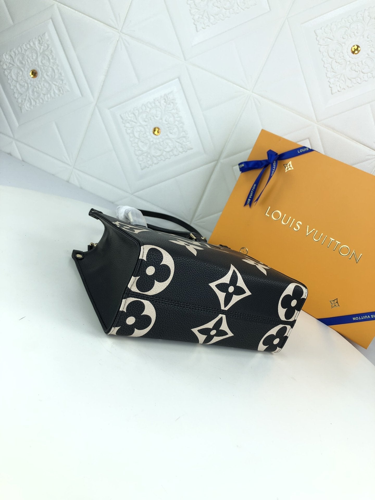 EN - New Arrival Bags LUV 106