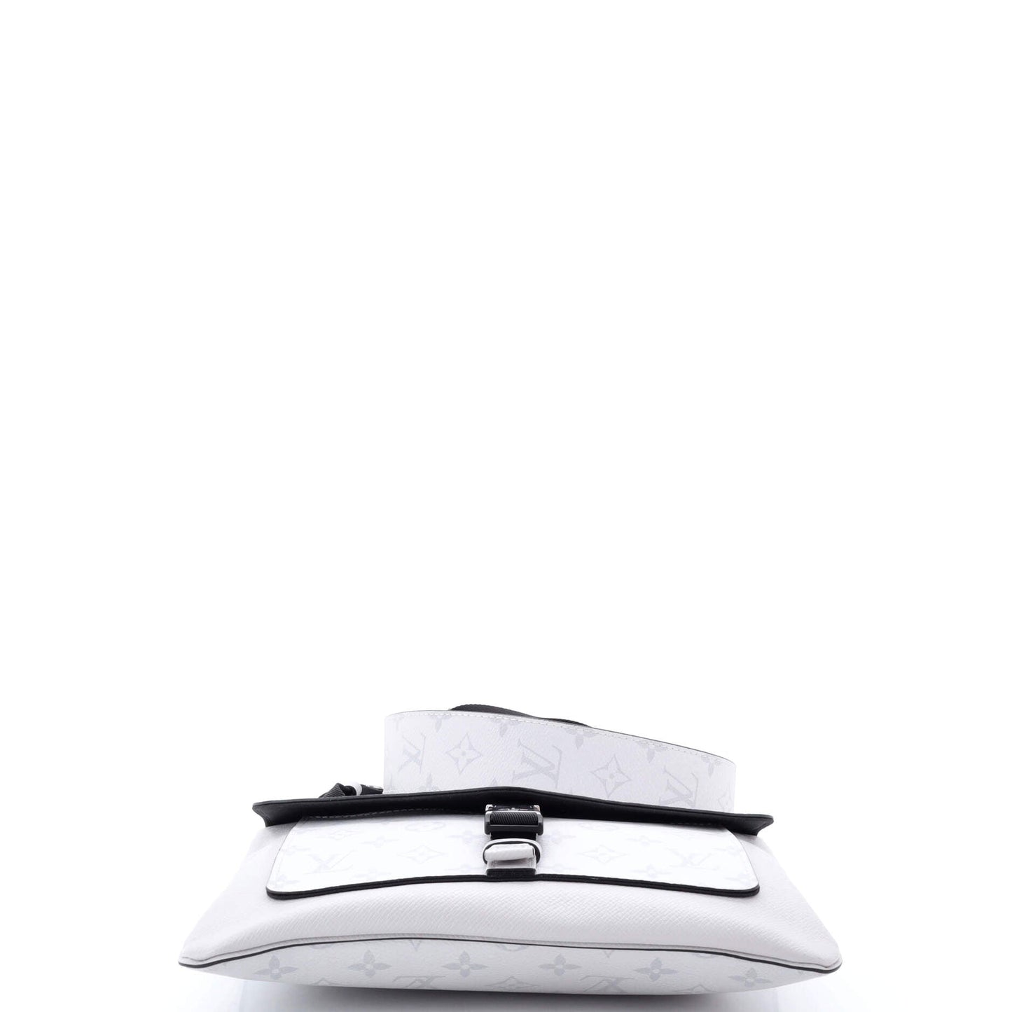 Louis Vuitton Outdoor Flap Messenger Monogram Taigarama