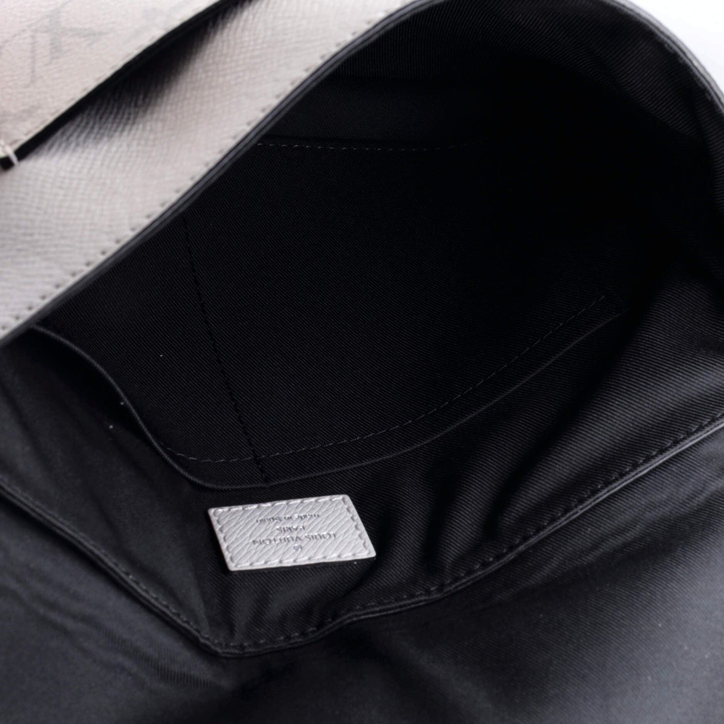 Louis Vuitton Outdoor Flap Messenger Monogram Taigarama