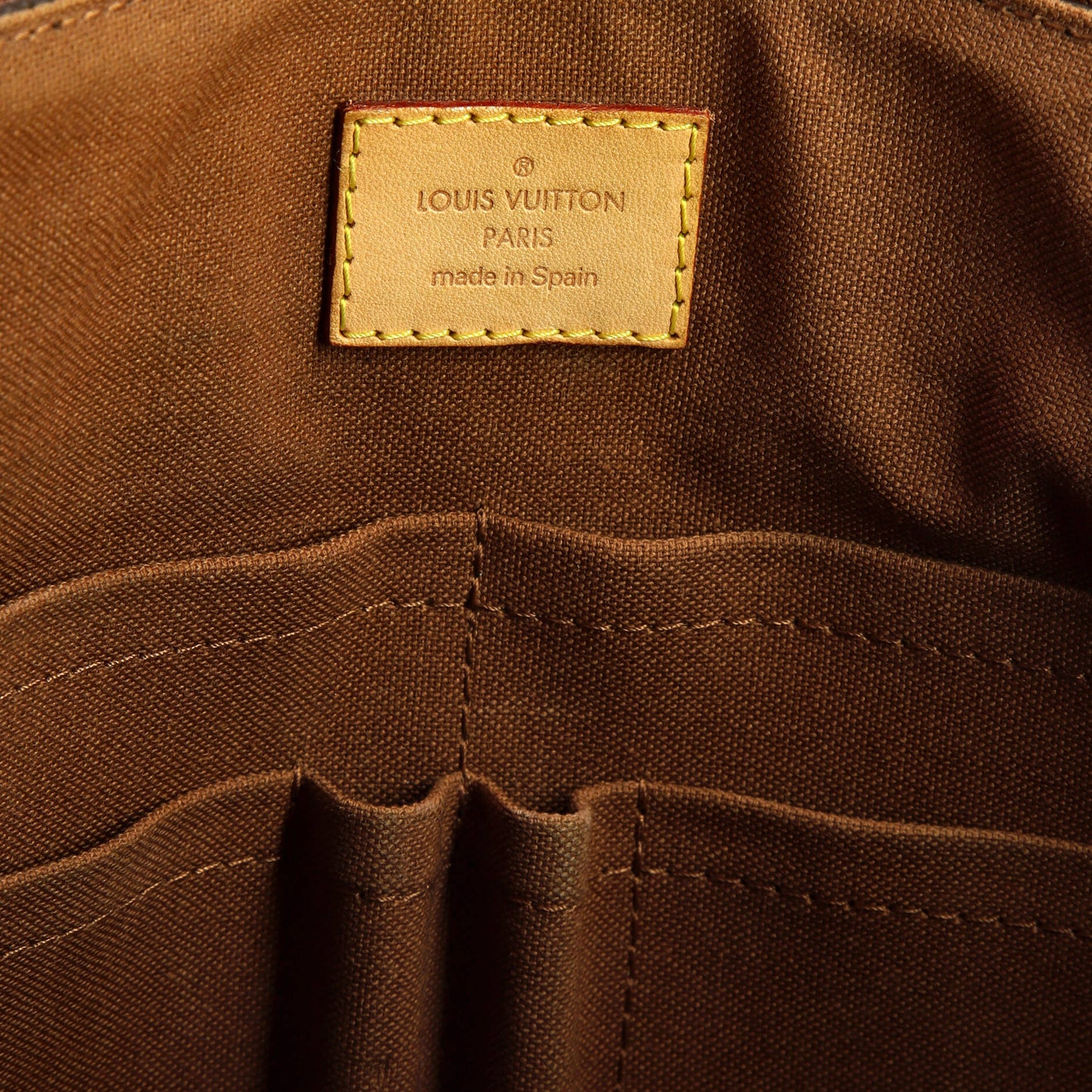 Louis Vuitton Beaubourg Messenger Bag Monogram Canvas MM