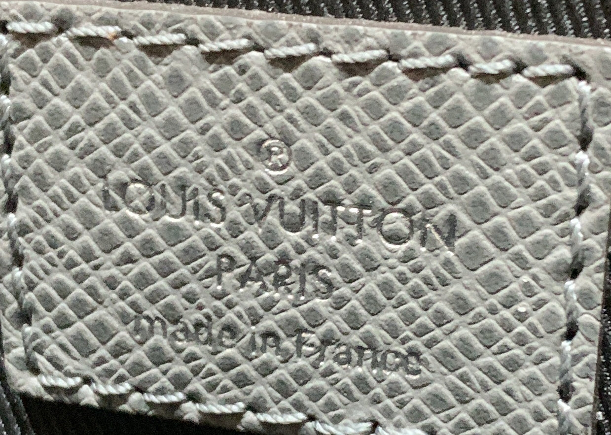 Louis Vuitton Slim Briefcase Taiga Leather