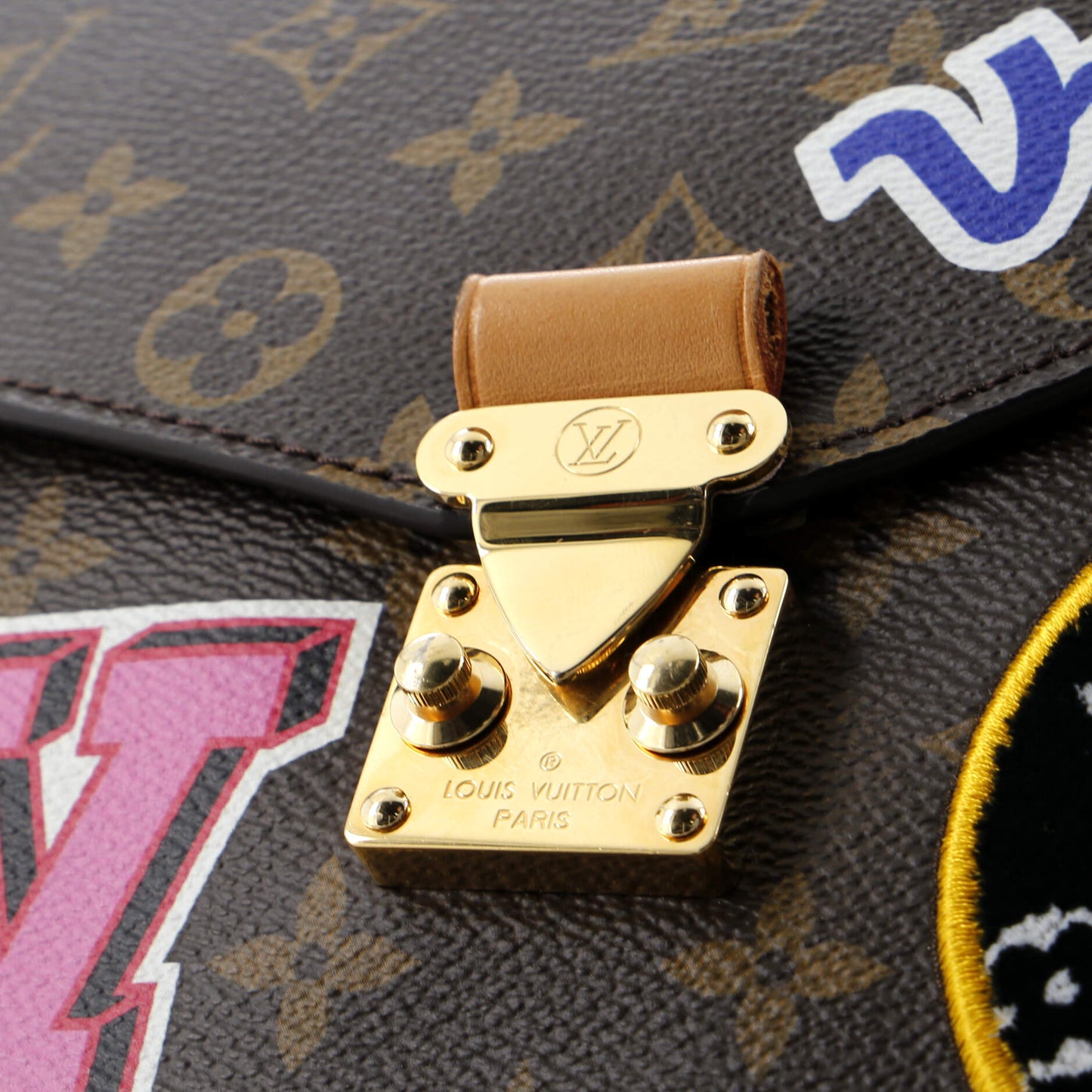 Louis Vuitton Pochette Metis Limited Edition Patches Monogram Canvas