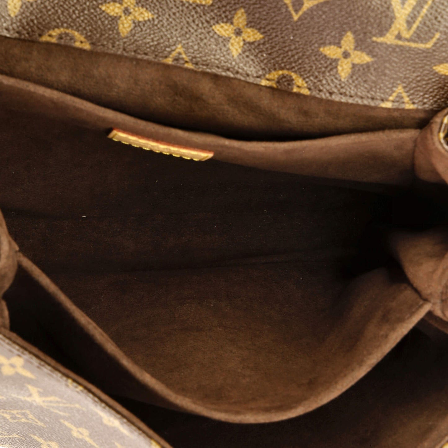 Louis Vuitton Pochette Metis Monogram Canvas